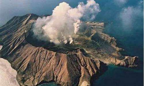 火山灭焰,汤泉沸泻的意思_汤加火山喷发对中国天气